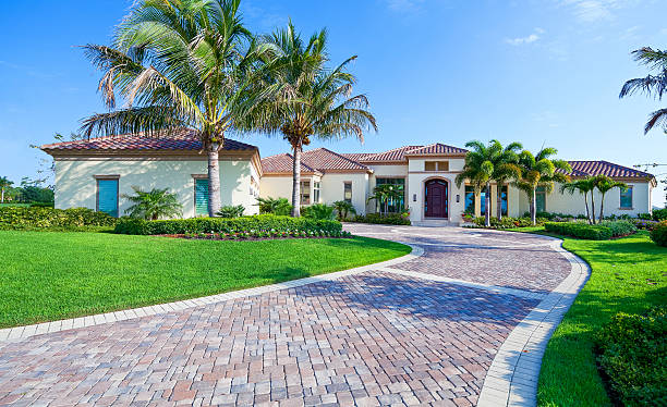Best Professional Driveway Pavers  in Le Roy, IL